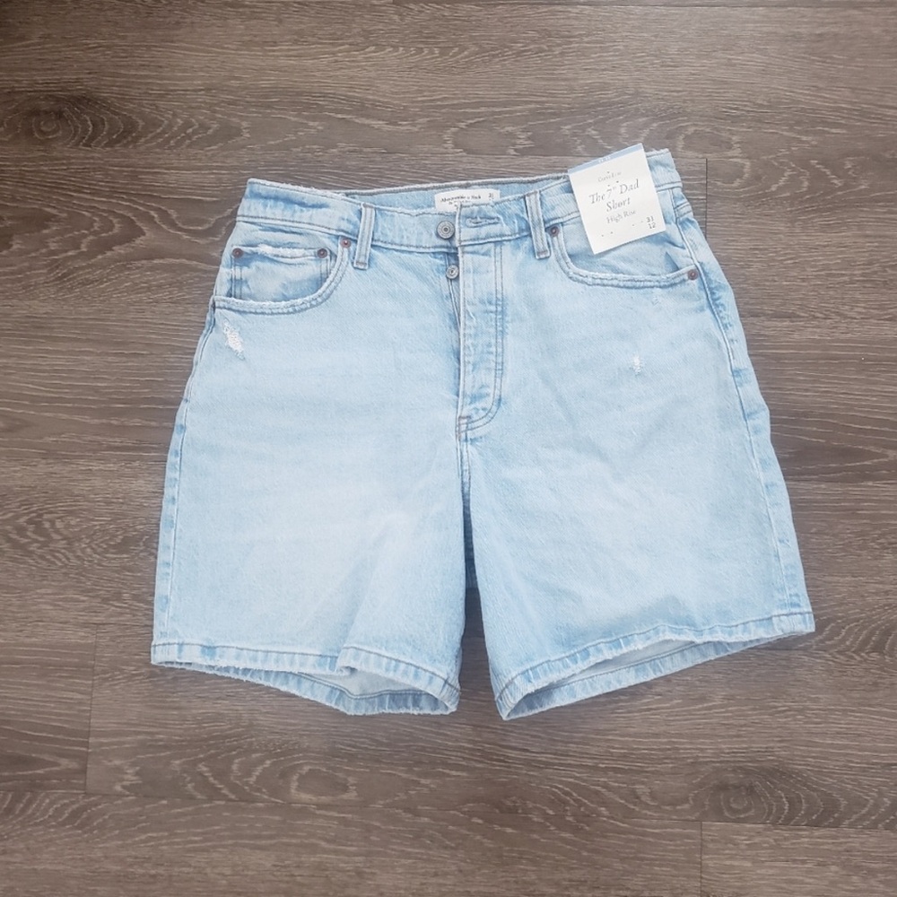 Abercrombie Curve Love 7” High Rise Dad Shorts